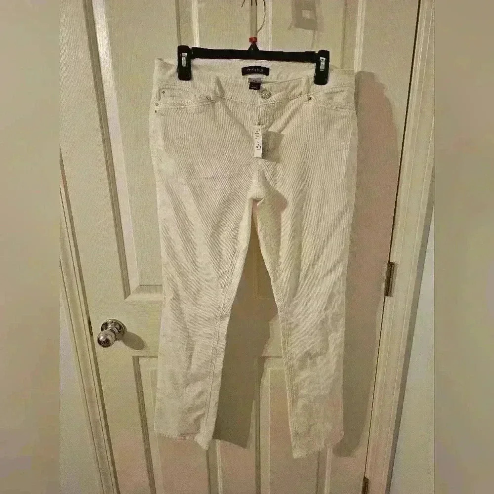White House Black Market NWT Womens Corduroy Noir Jeans Size 10R - Picture 1 of 5